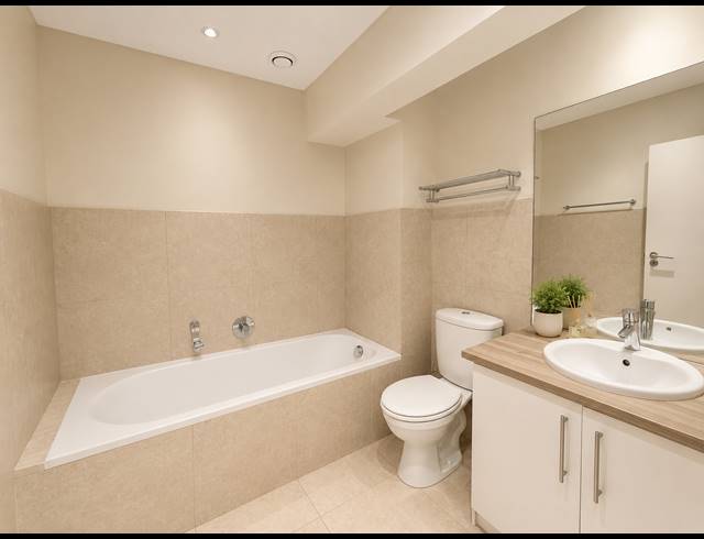 2 BEDROOM APARTMENT FOR SALE IN CAPE TOWN CITY CENTRE